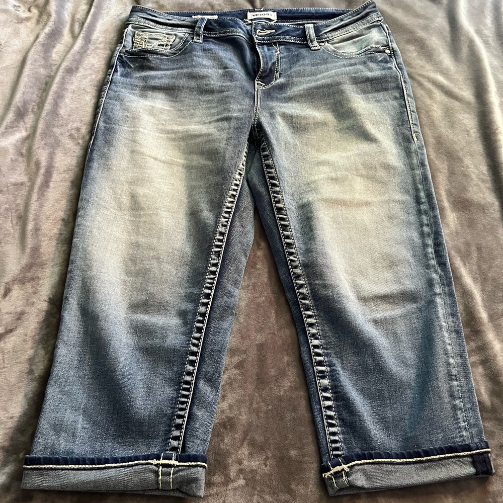 Women’s jeans capris